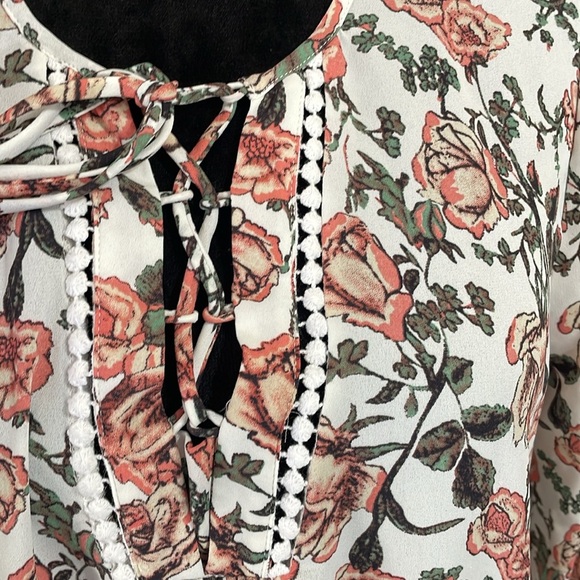 PLEIONE ROSE PATTERN BLOUSE - Picture 4 of 9